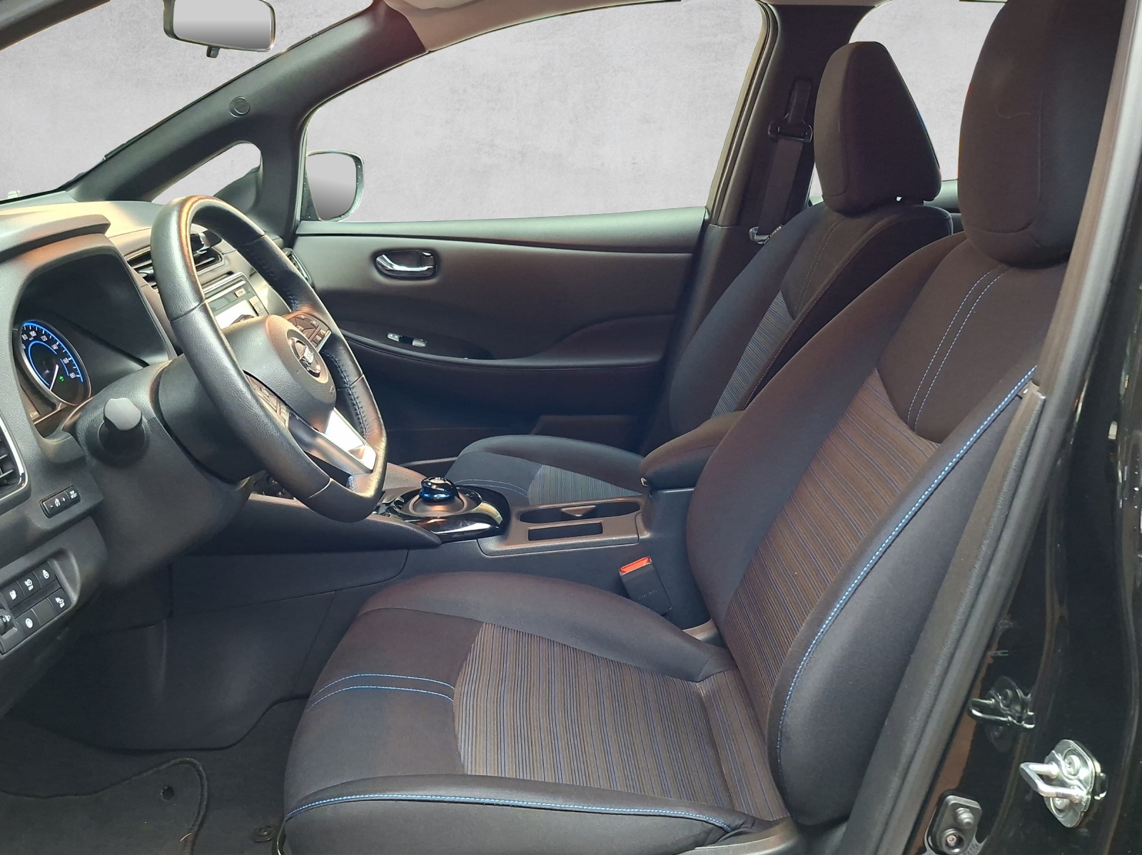 NISSAN Leaf Acenta 150 PS 40kWh Aut. (incl. Battery)-image-14