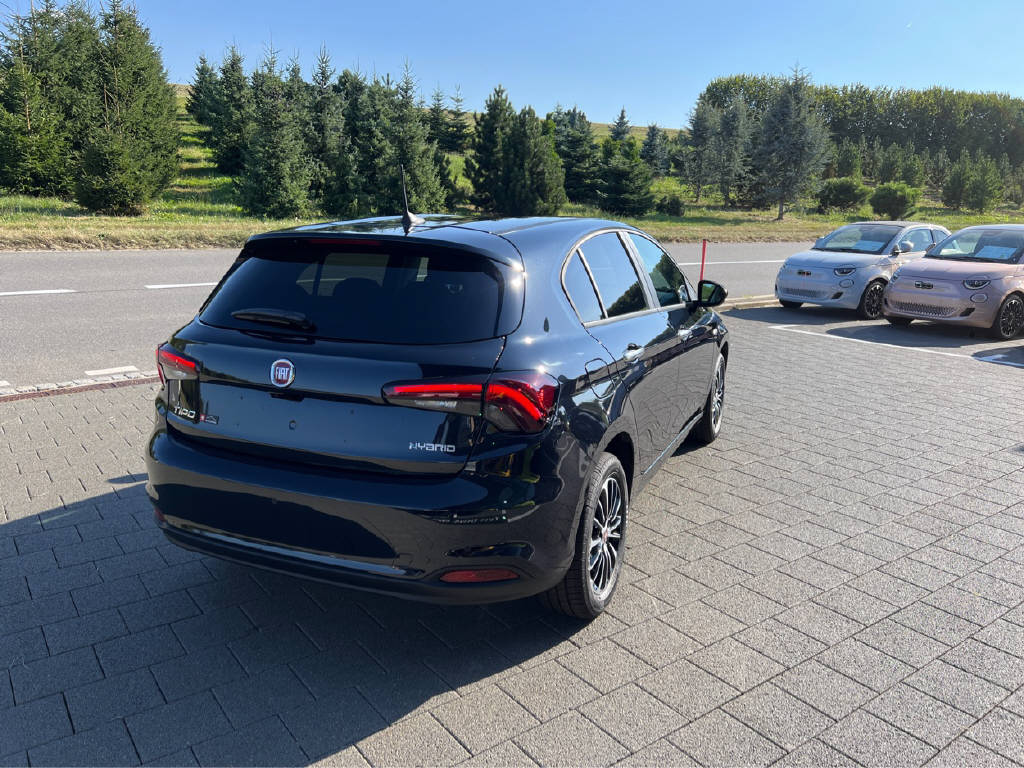 FIAT Tipo 1.5 Hybrid Swiss Edition-image-2