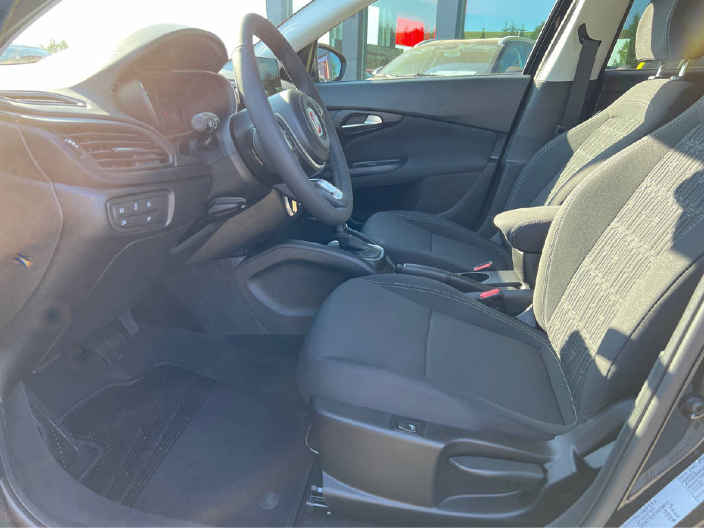 FIAT Tipo 1.5 Hybrid Swiss Edition-image-4