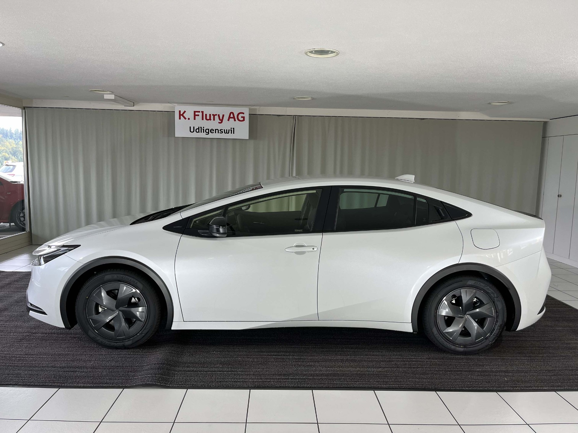 TOYOTA Prius 2.0 Plug-In-Hybrid Trend-image-1