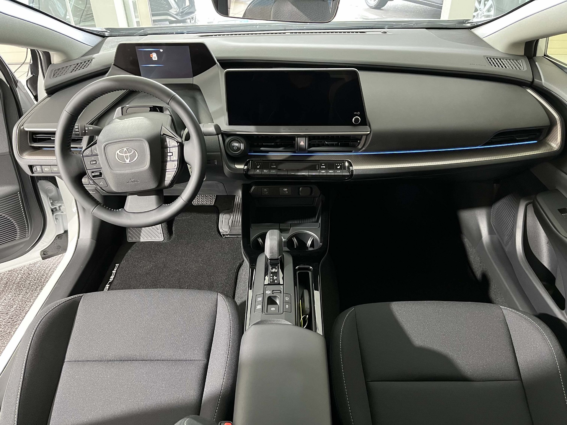 TOYOTA Prius 2.0 Plug-In-Hybrid Trend-image-7