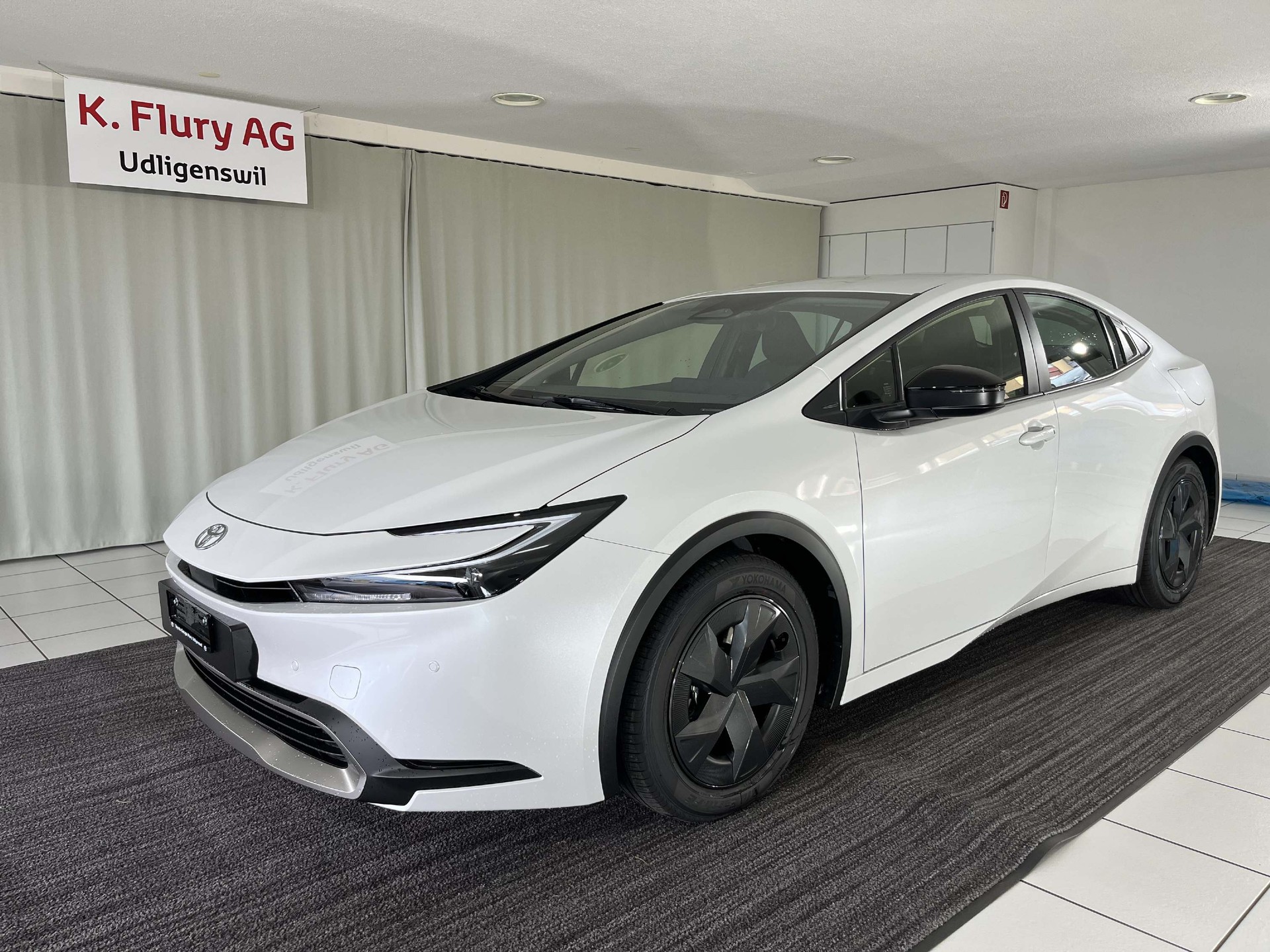 TOYOTA Prius 2.0 Plug-In-Hybrid Trend-image-0