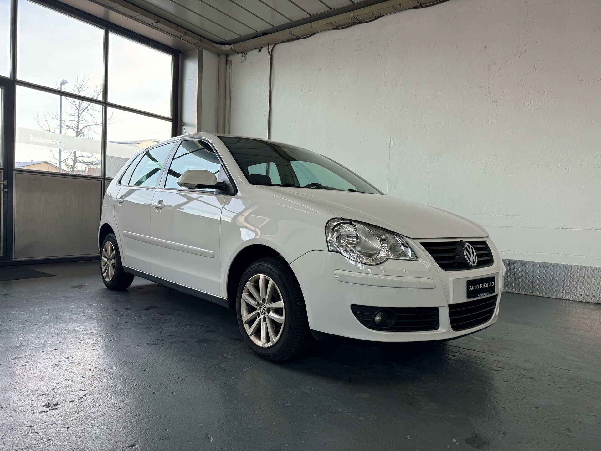 VW Polo 1.6 16V Trendline-image-1