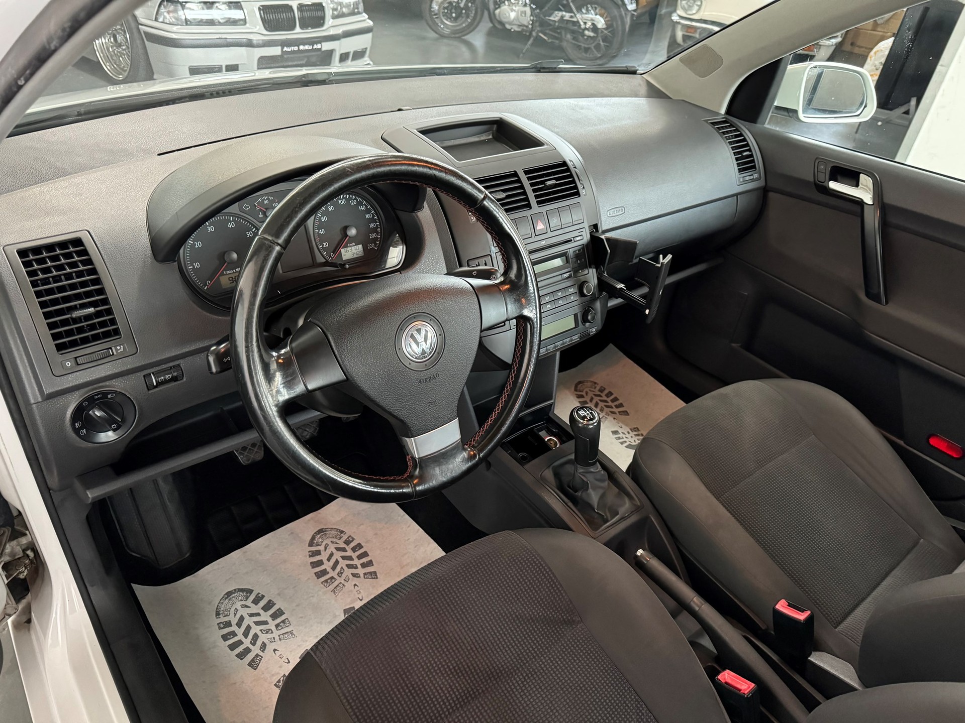 VW Polo 1.6 16V Trendline-image-10