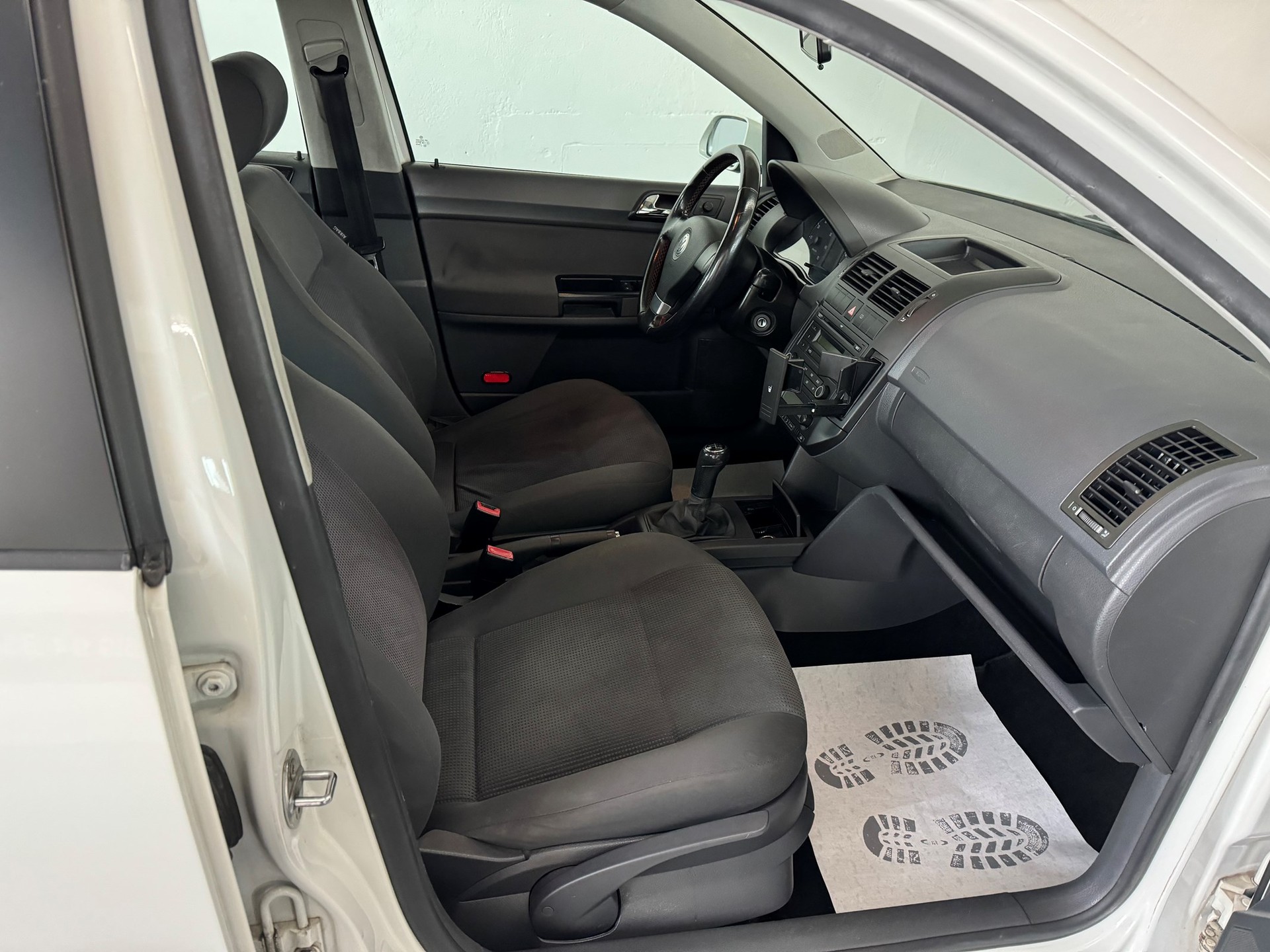 VW Polo 1.6 16V Trendline-image-15