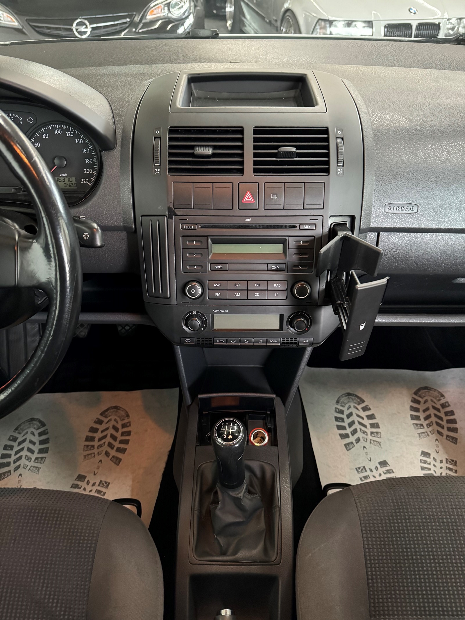 VW Polo 1.6 16V Trendline-image-13