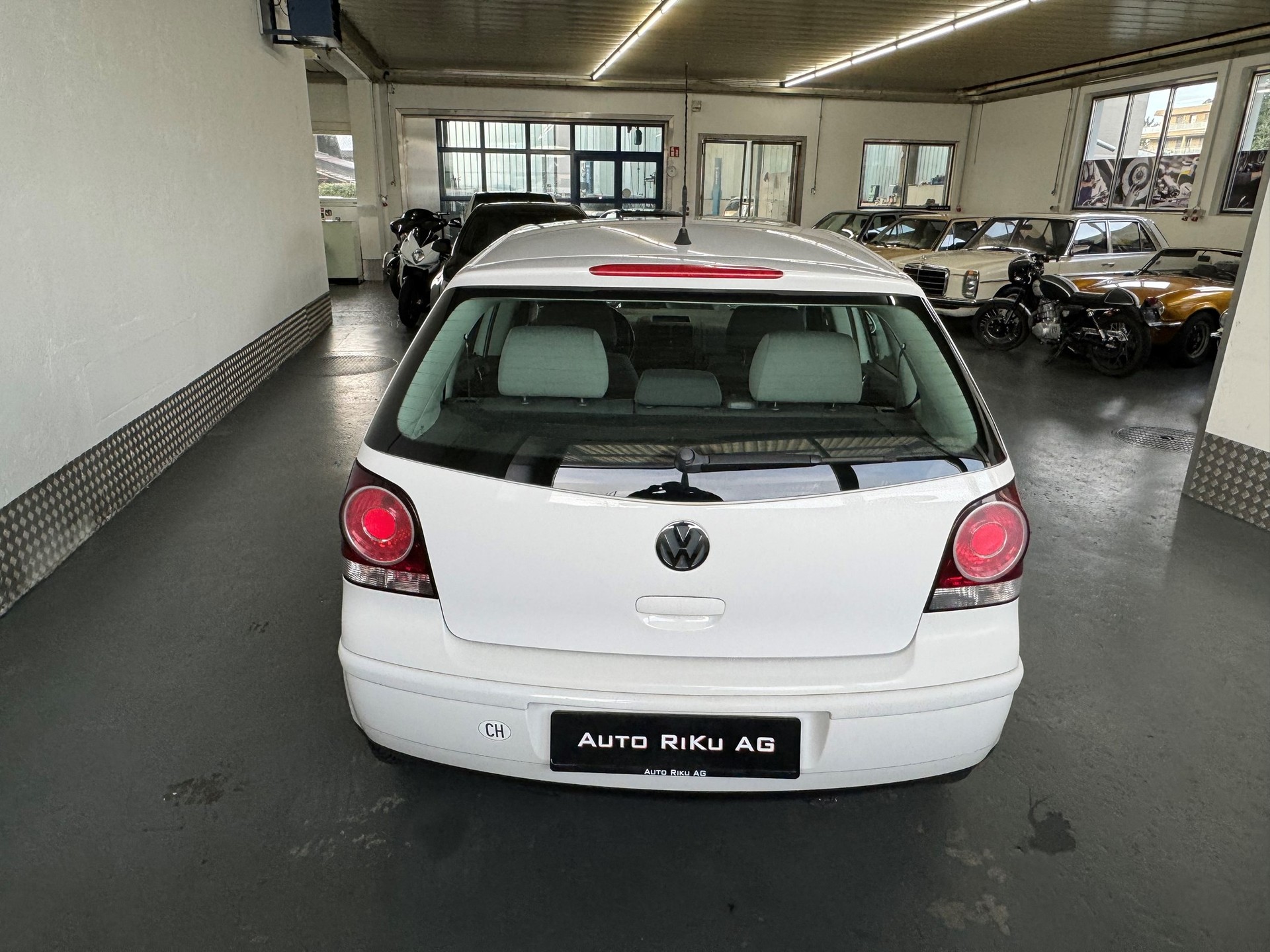 VW Polo 1.6 16V Trendline-image-8