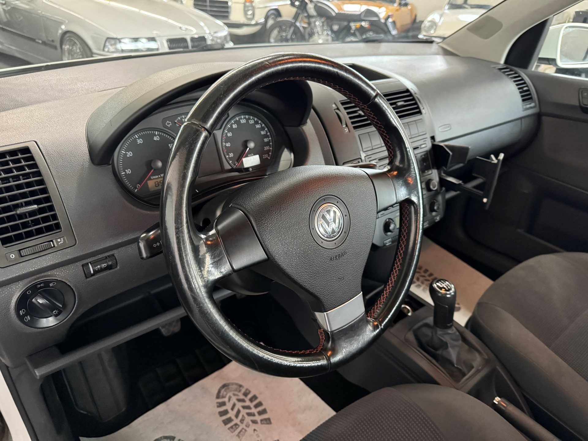 VW Polo 1.6 16V Trendline-image-9