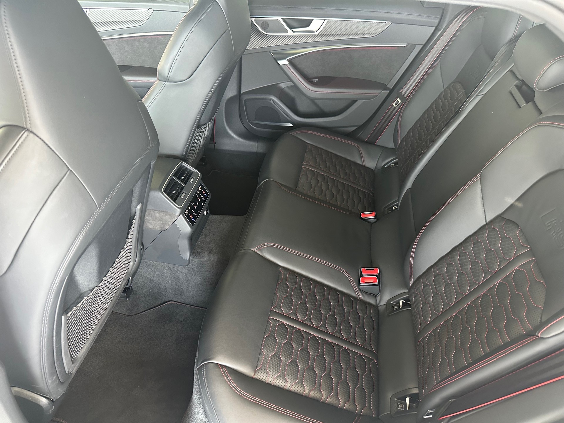 AUDI RS6 Avant 4.0 TFSI V8 quattro-image-7