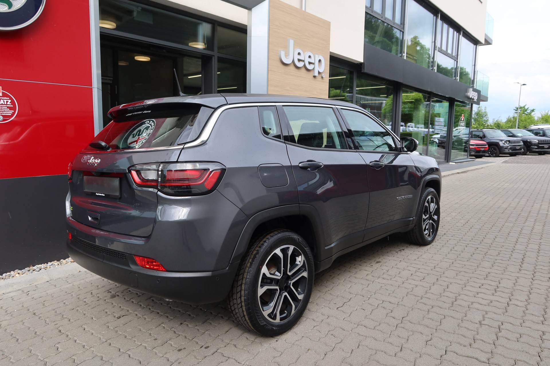 JEEP Compass 4x2 1.5 T Sw.Alt.-image-3