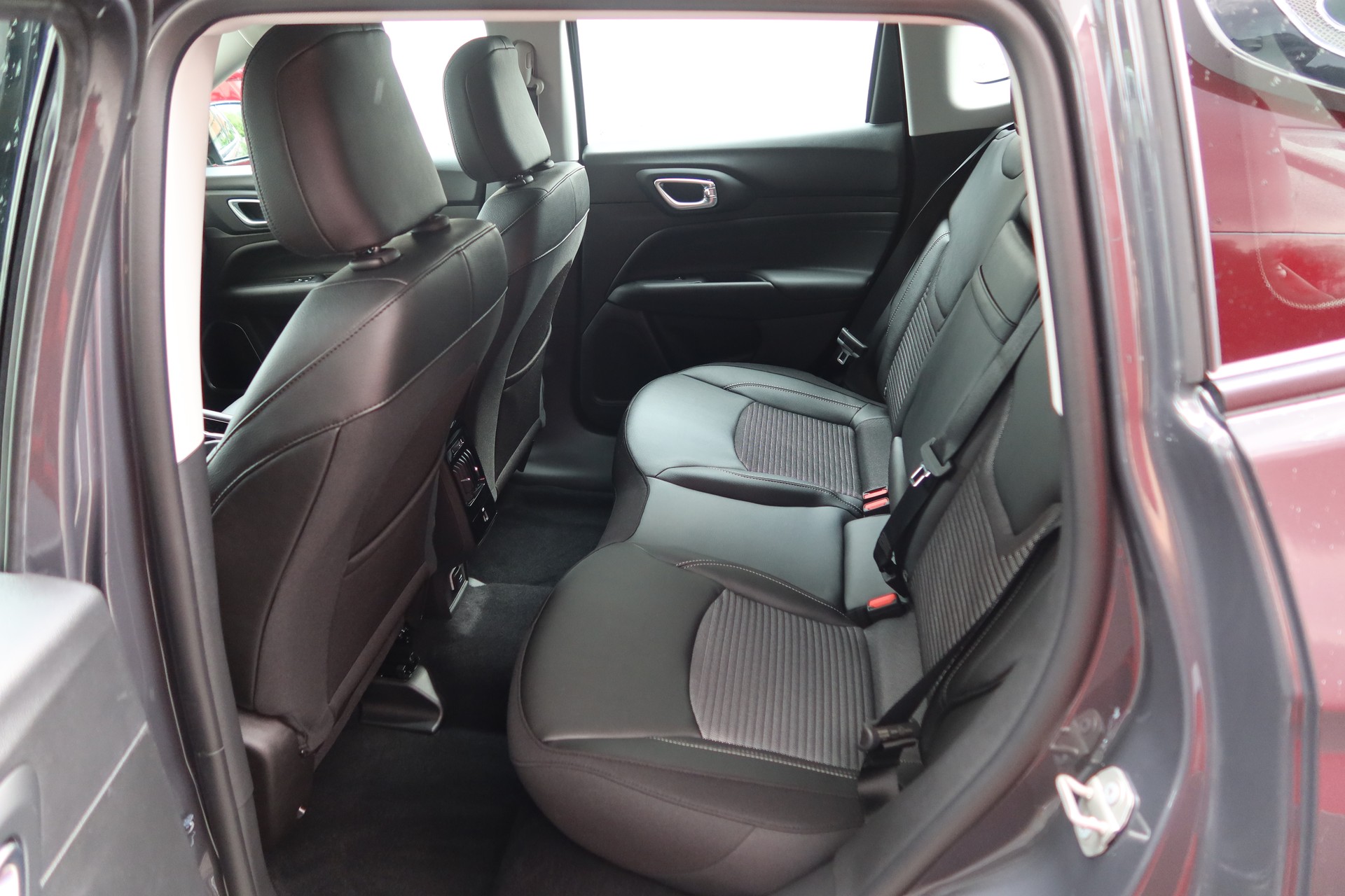 JEEP Compass 4x2 1.5 T Sw.Alt.-image-8