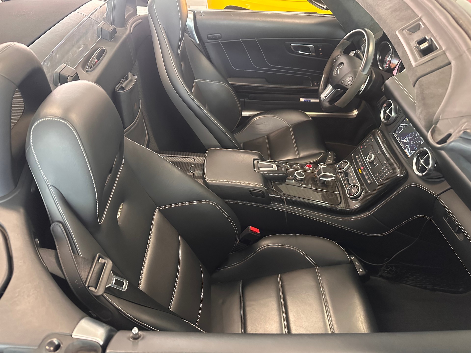 MERCEDES-BENZ SLS 63 AMG Speedshift-image-15