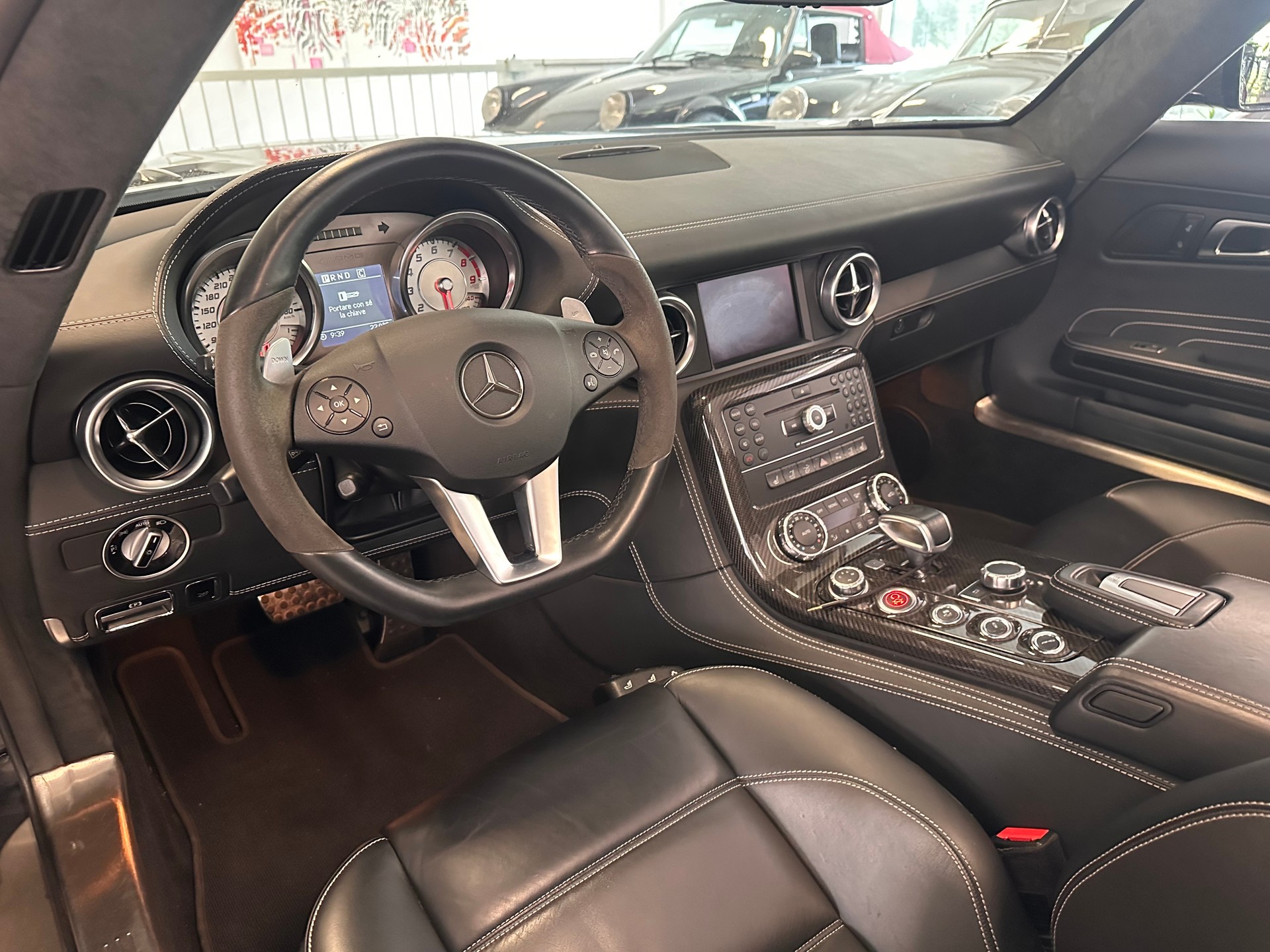 MERCEDES-BENZ SLS 63 AMG Speedshift-image-9