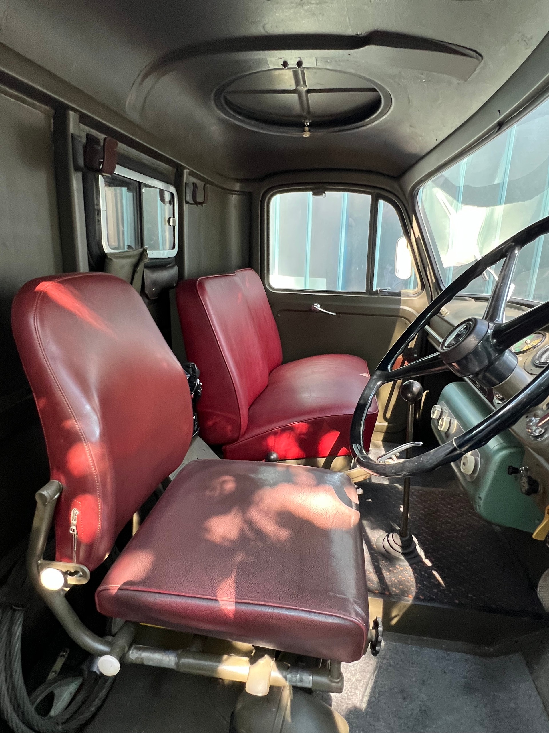 SAURER 2 DM Berna 2VM 4 x 4 Camper-image-17