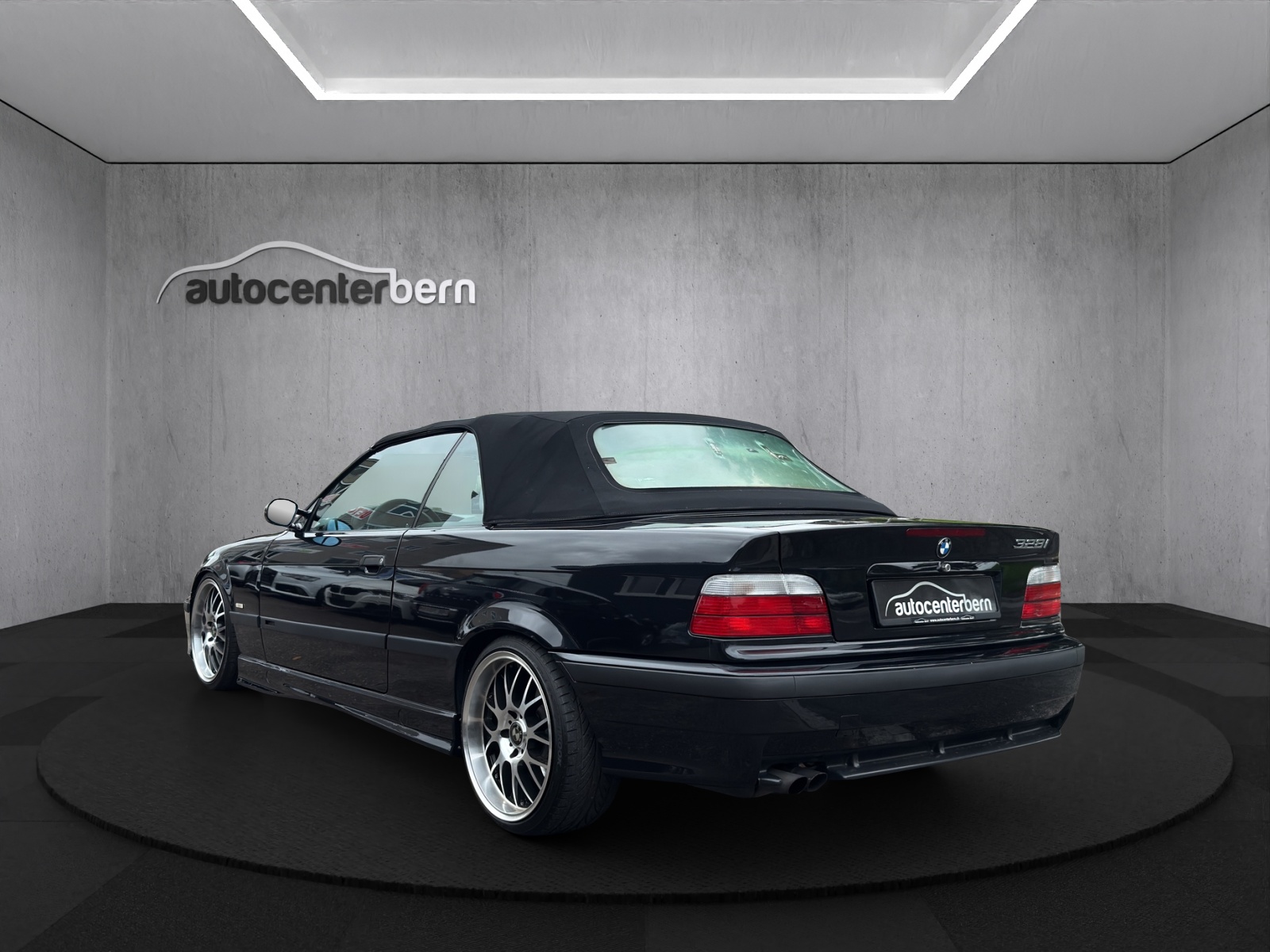 BMW 328i A Cabrio Sport-image-4