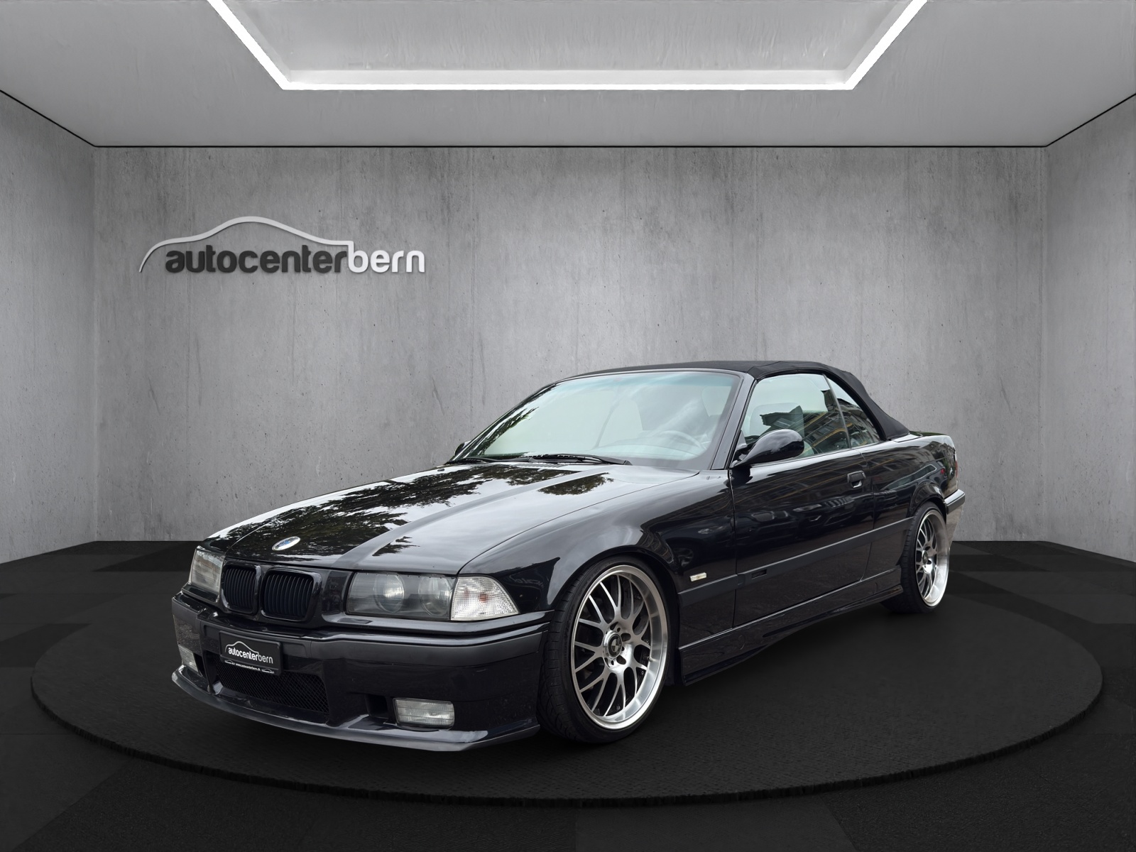 BMW 328i A Cabrio Sport-image-2