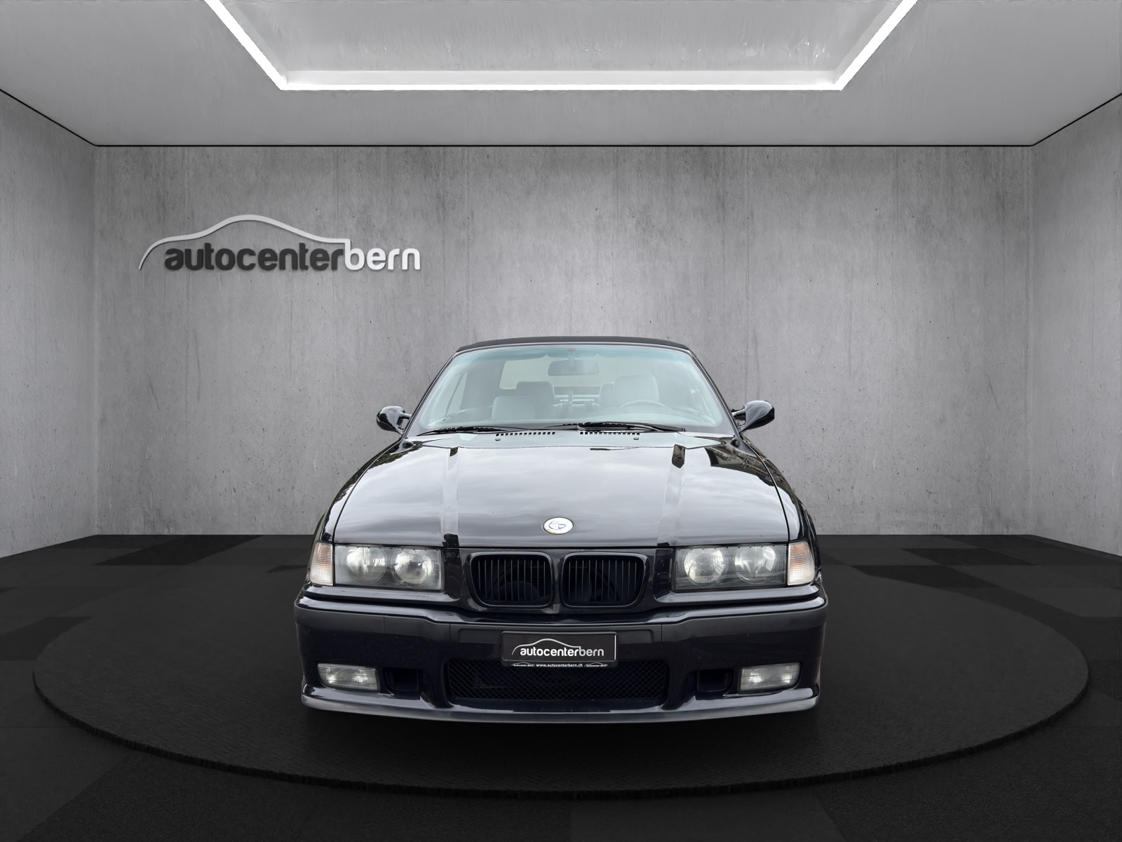 BMW 328i A Cabrio Sport-image-1
