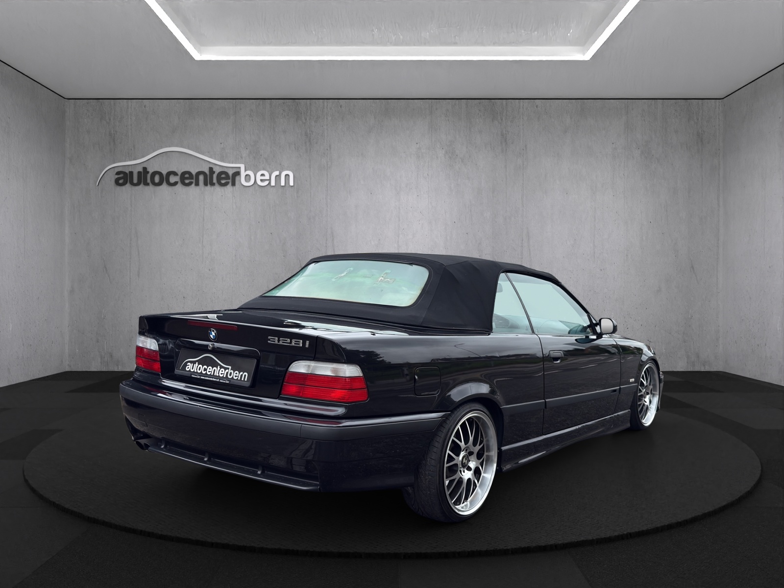 BMW 328i A Cabrio Sport-image-6