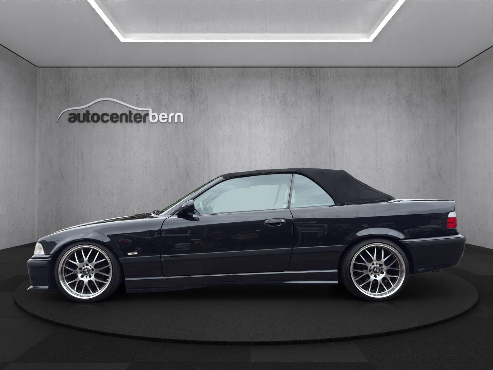 BMW 328i A Cabrio Sport-image-3