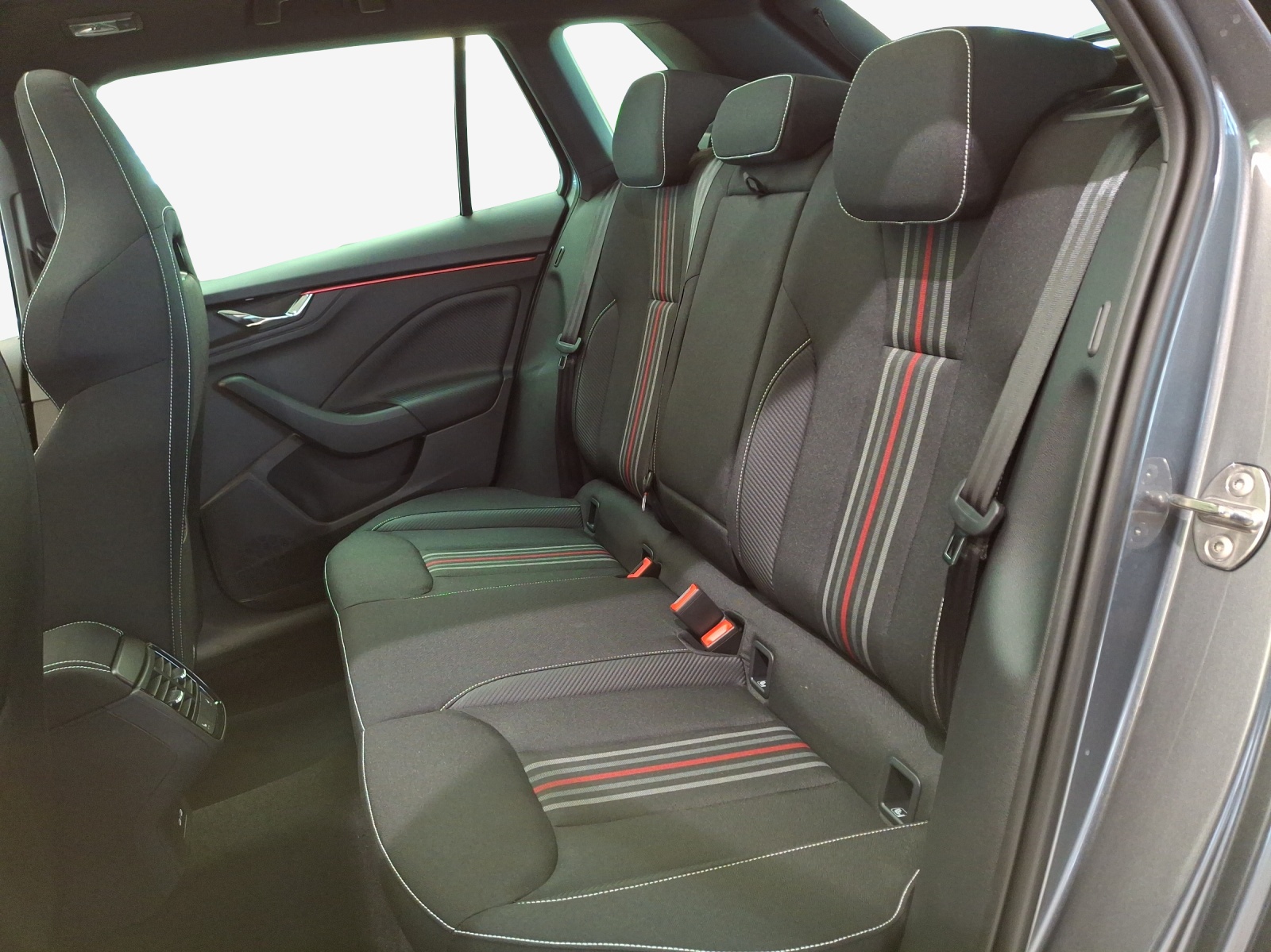 SKODA Kamiq 1.0 TSI Monte Carlo DSG-image-11