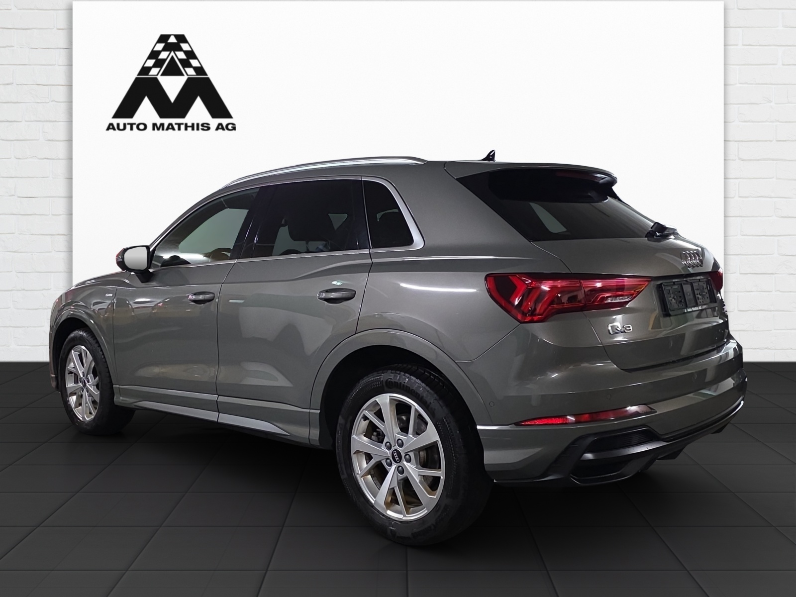 AUDI Q3 40 TFSI S line quattro S-tronic-showroom-element-3