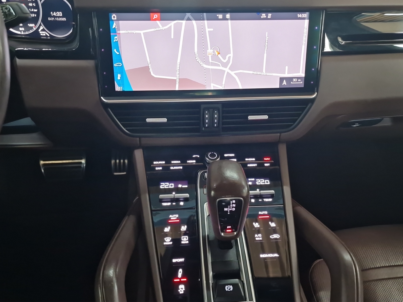 PORSCHE Cayenne S-image-8