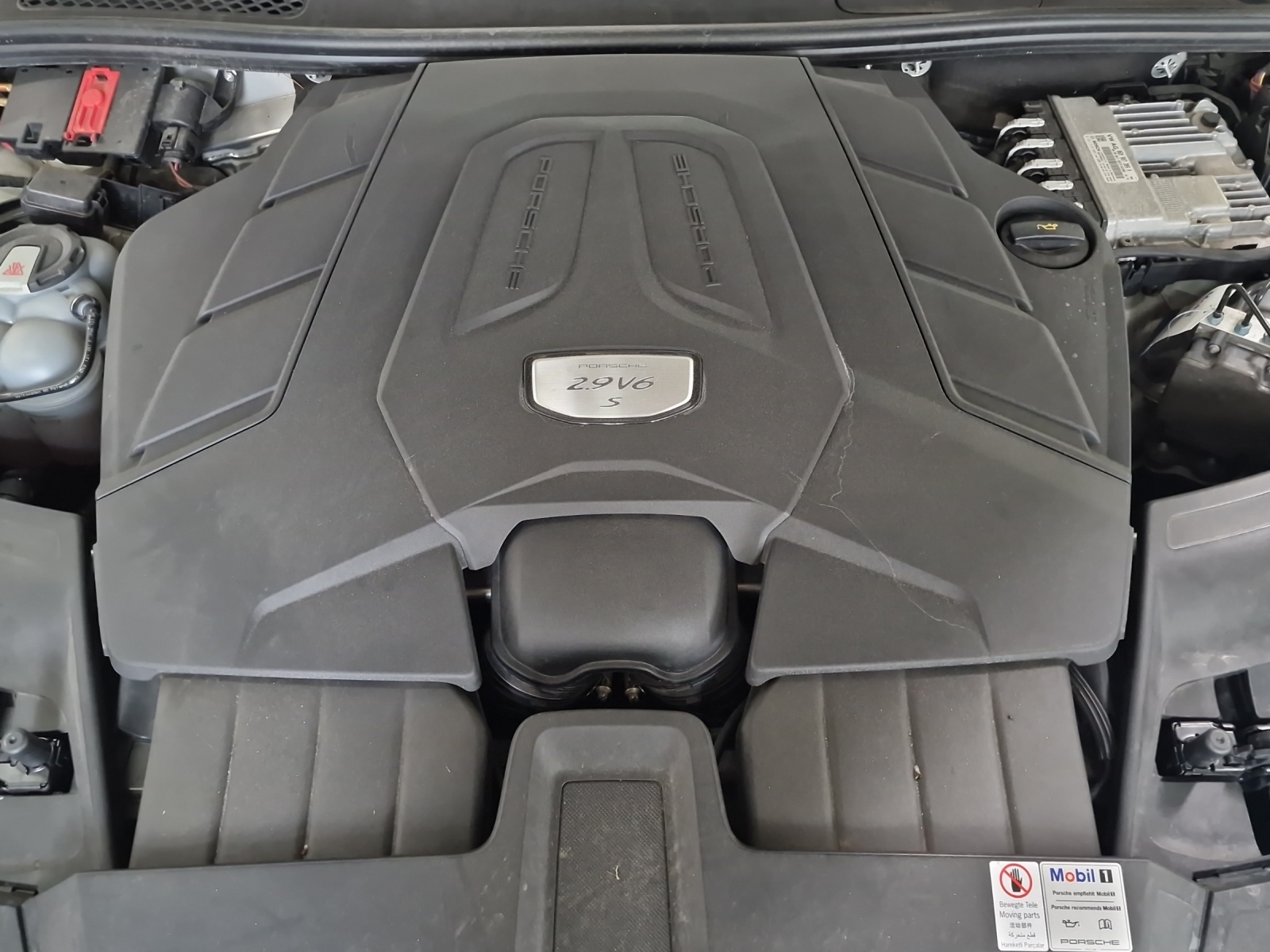 PORSCHE Cayenne S-image-15