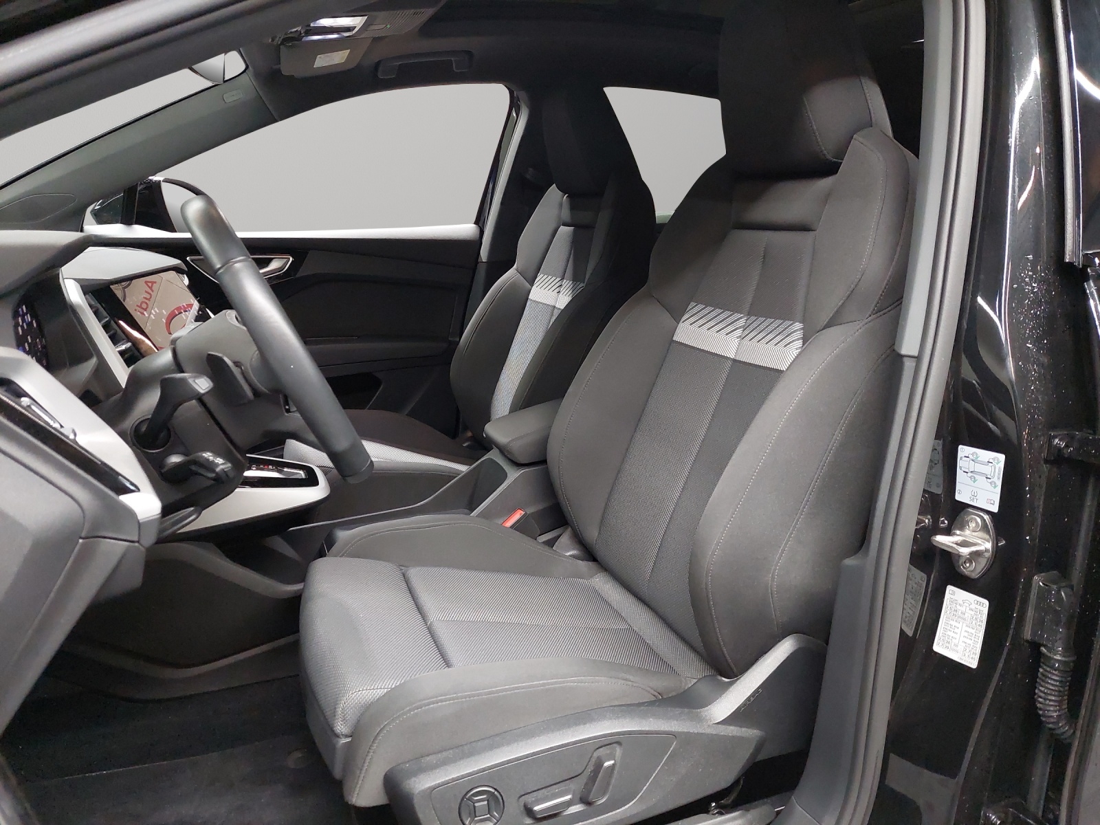 AUDI Q4 Sportback e-tron 40-image-5