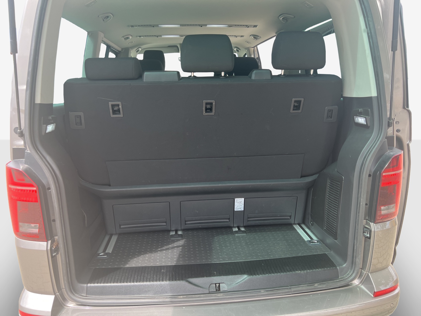 VW T6.1 Multivan 2.0 Bi-TDI Family DSG-image-12