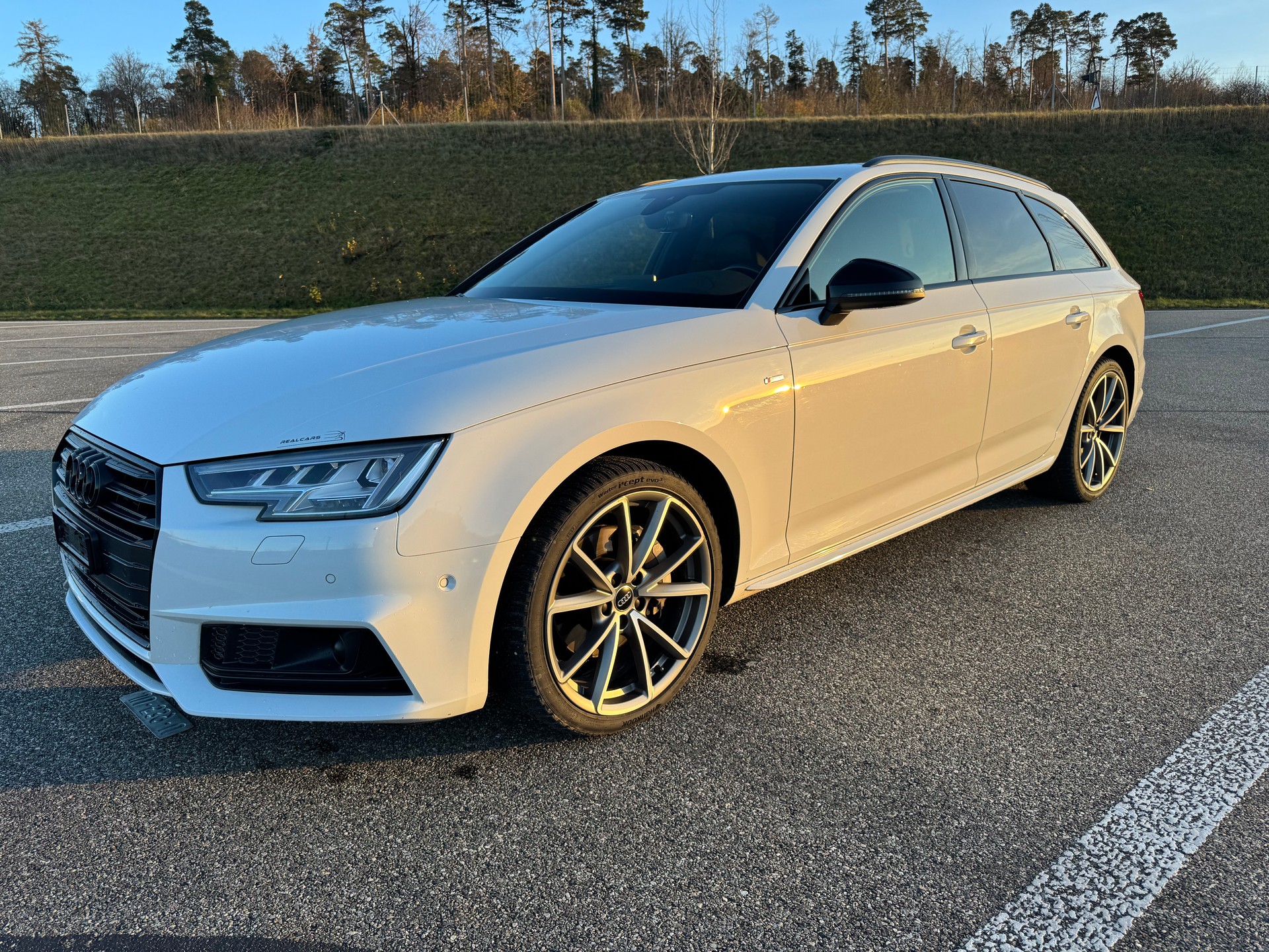 AUDI A4 Avant 2.0 TDI quattro S-tronic-image-0