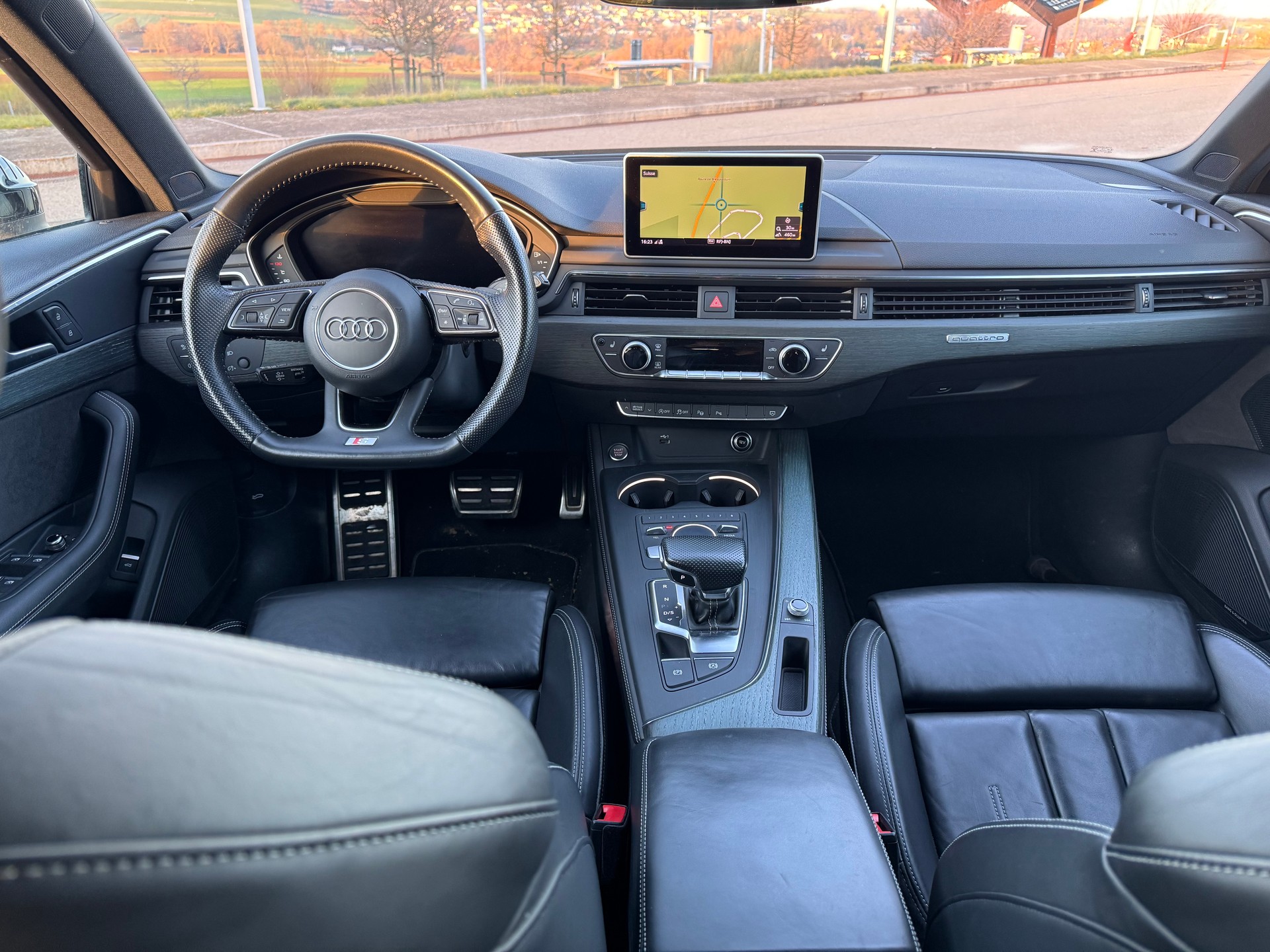 AUDI A4 Avant 2.0 TDI quattro S-tronic-image-5