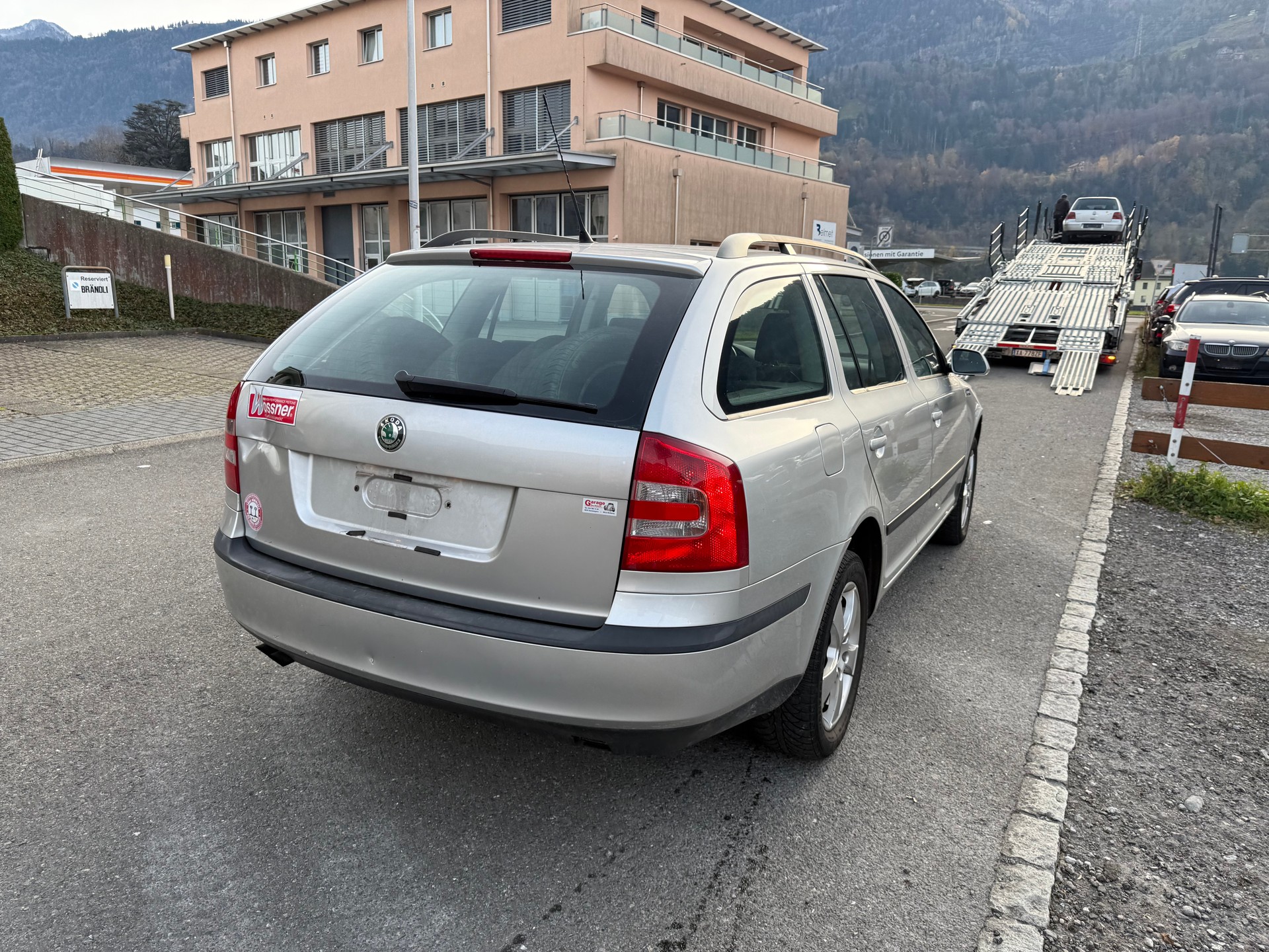 SKODA Octavia 2.0 FSI Adventure 4x4-image-2