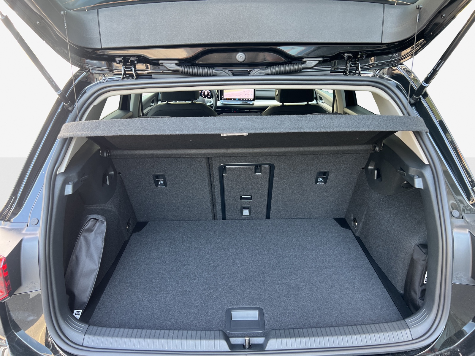 VW Golf 1.5 e TSI mHEV United DSG-image-12