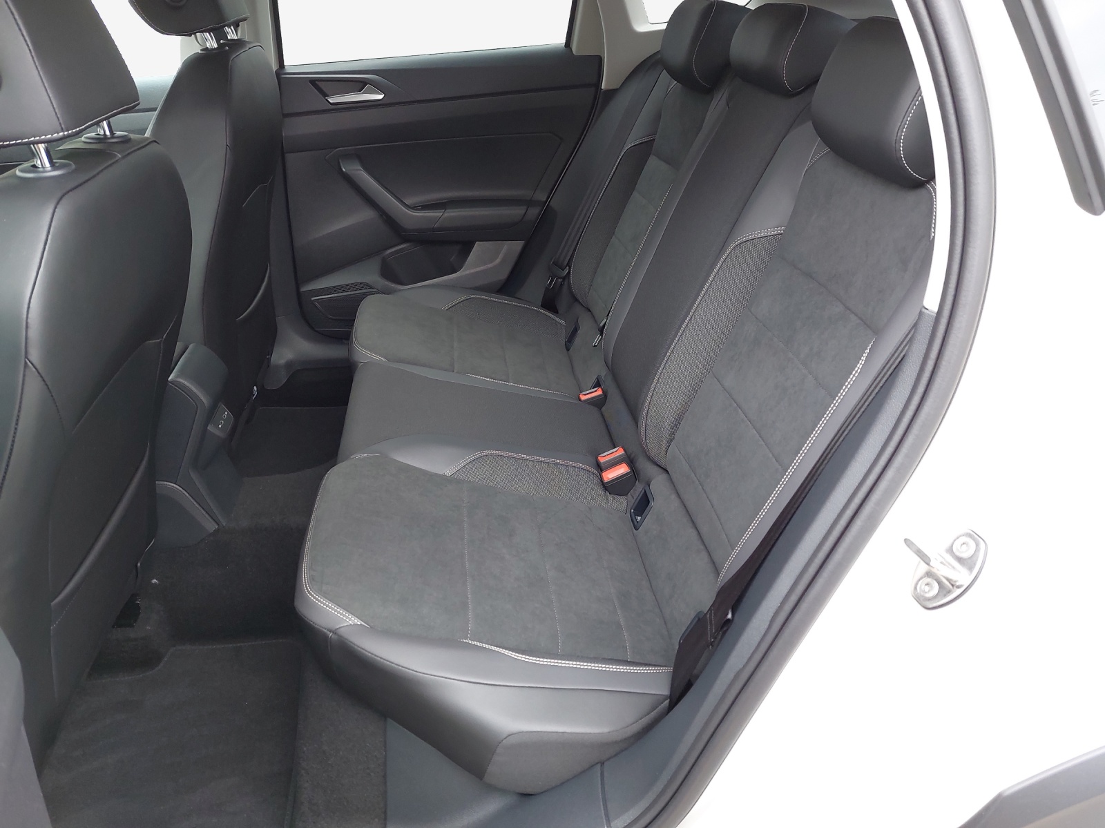 VW Taigo 1.0 TSI Style DSG-image-11