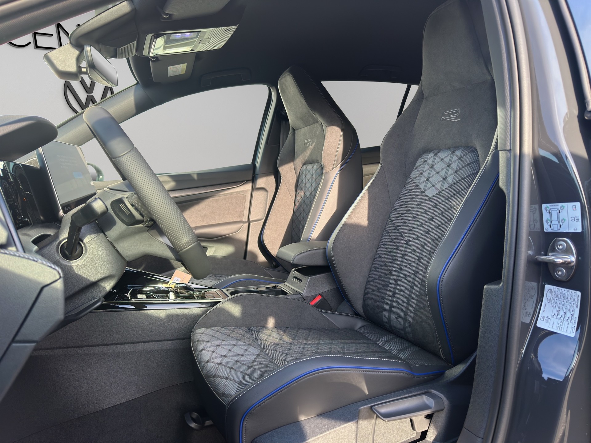 VW Golf 2.0 TSI R-Line DSG 4 Motion-image-8