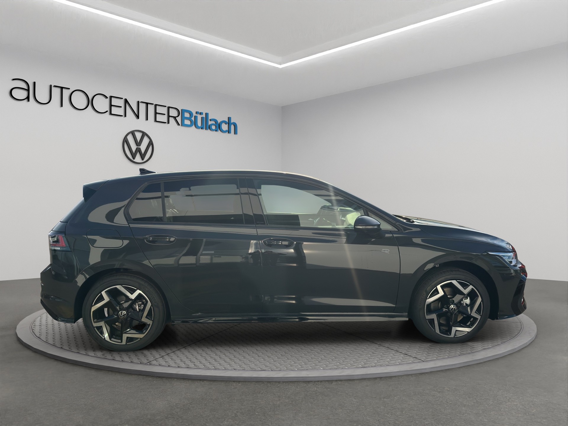 VW Golf 2.0 TSI R-Line DSG 4 Motion-image-3