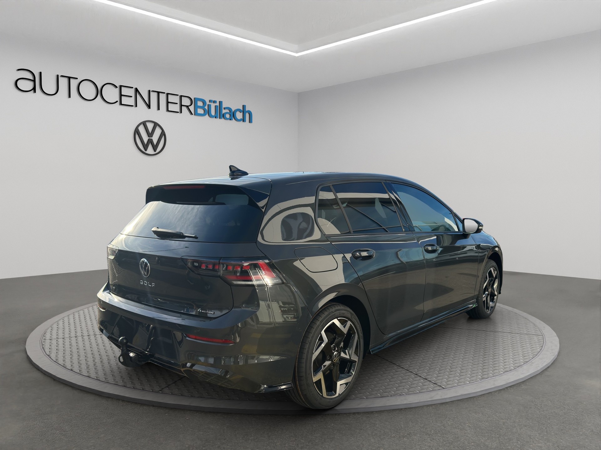 VW Golf 2.0 TSI R-Line DSG 4 Motion-image-4
