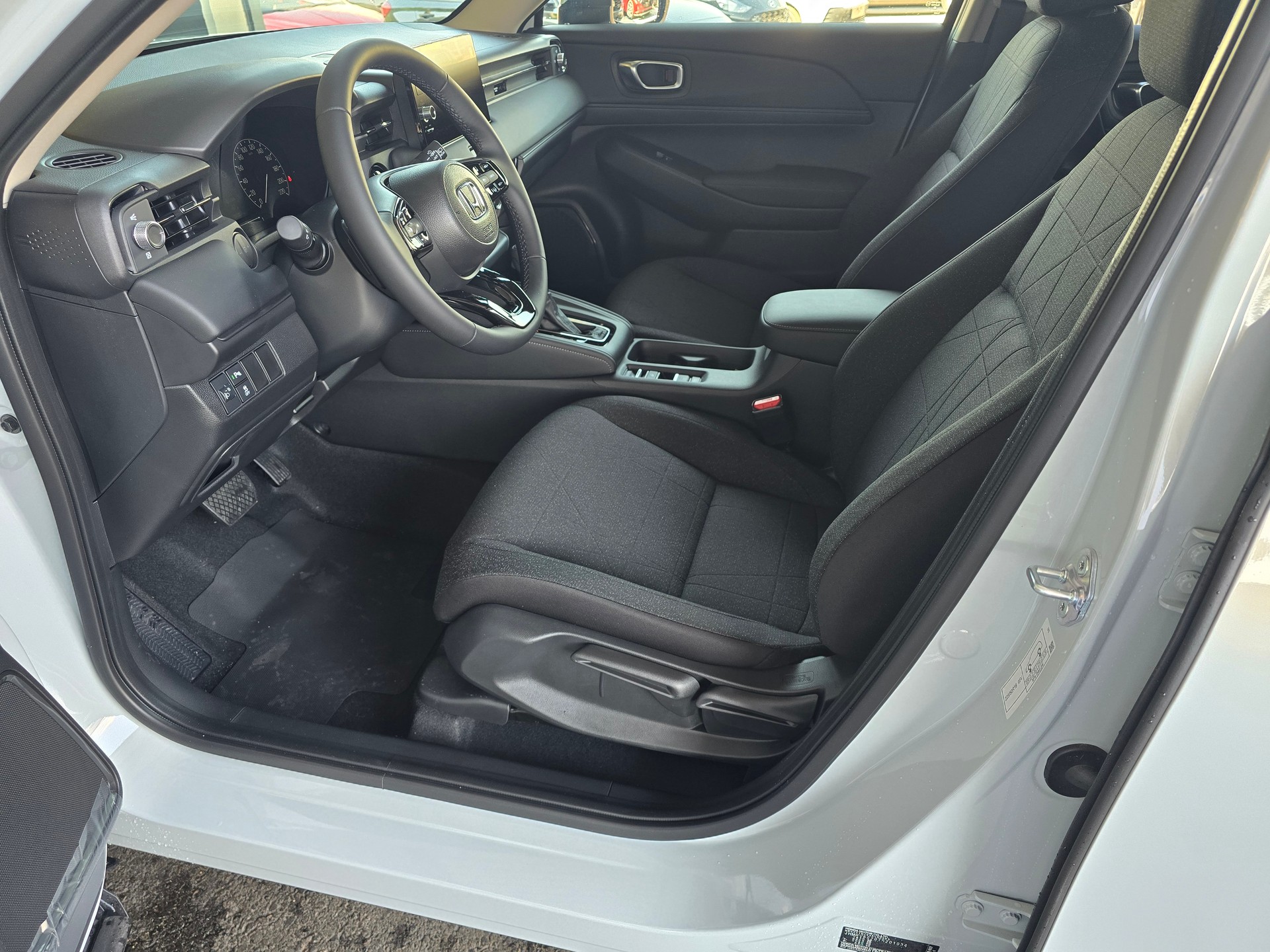HONDA HR-V 1.5i-MMD Elegance-image-2