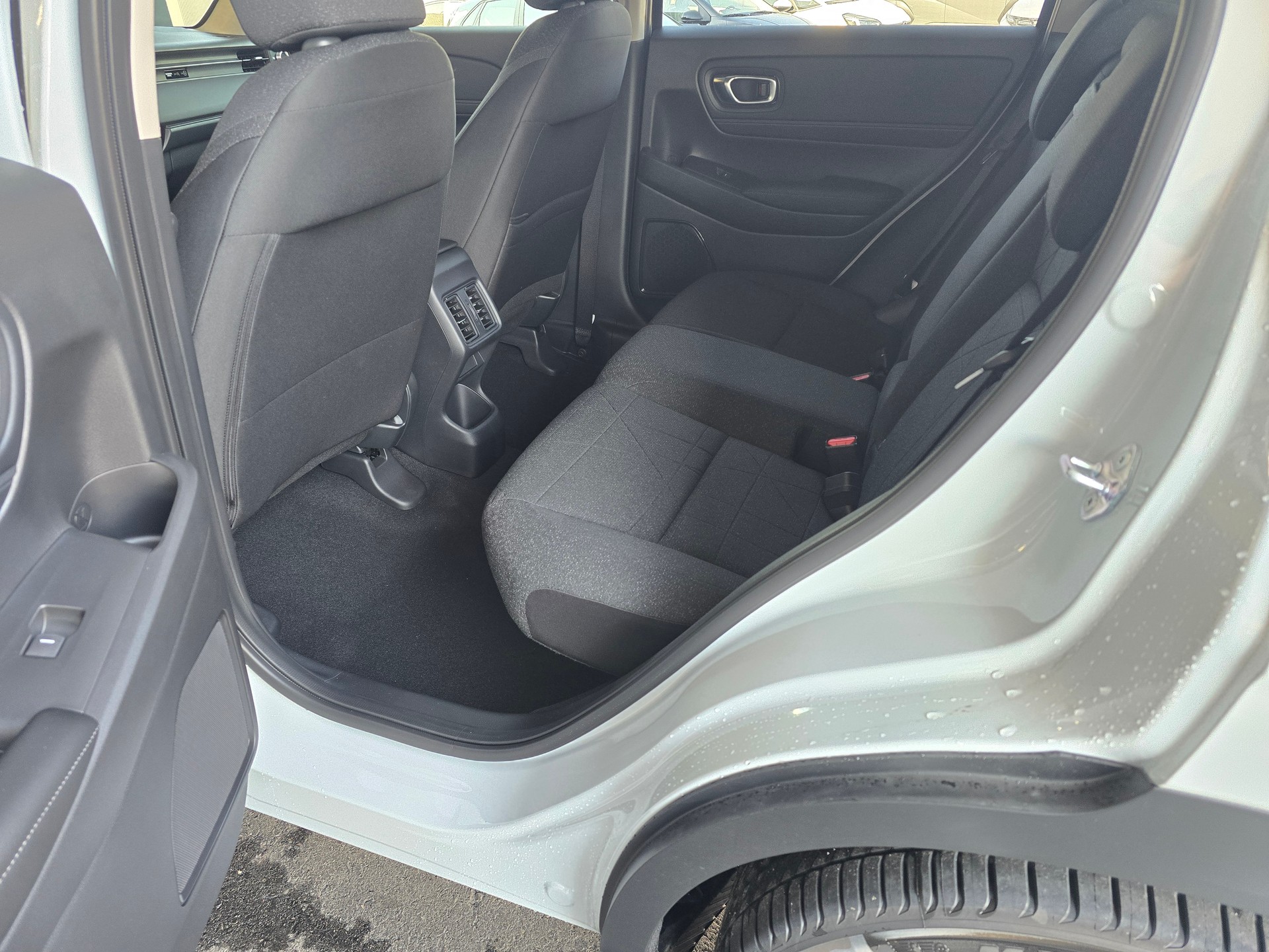HONDA HR-V 1.5i-MMD Elegance-image-9