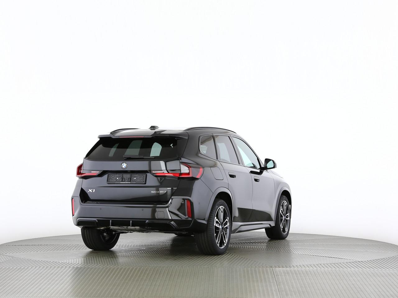 BMW X1 18d sDrive-image-12