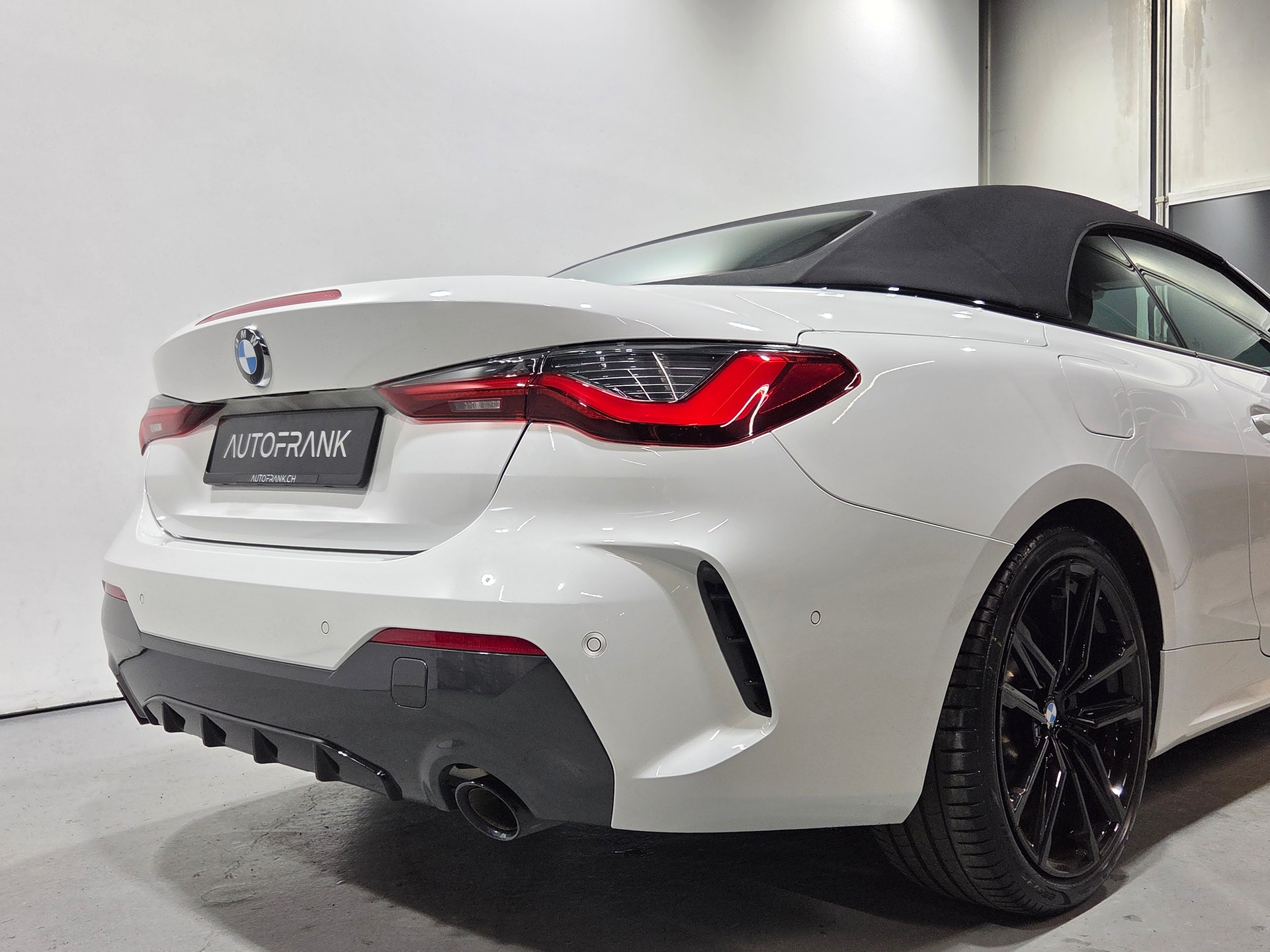 BMW 430i M-Sport Cabrio-image-16