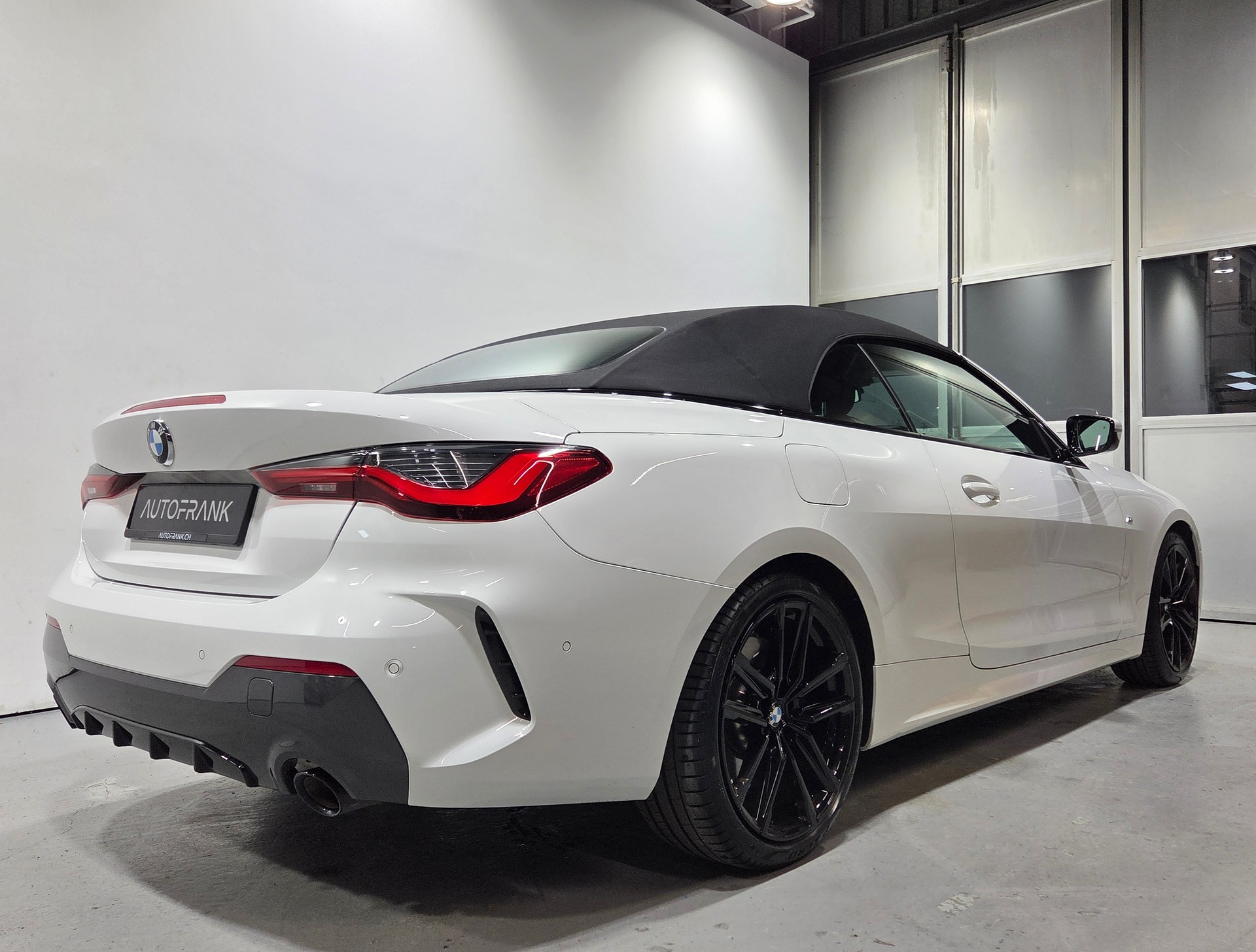 BMW 430i M-Sport Cabrio-image-4