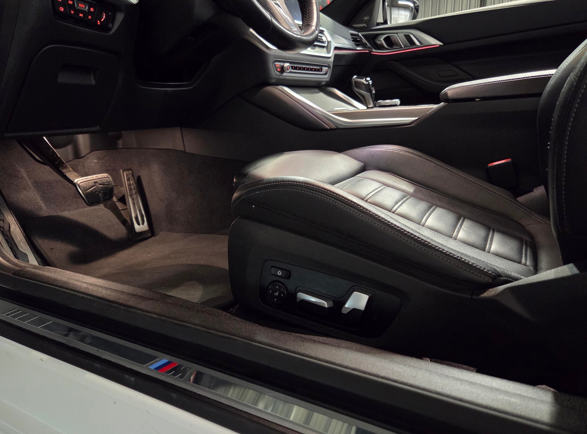 BMW 430i M-Sport Cabrio-image-13