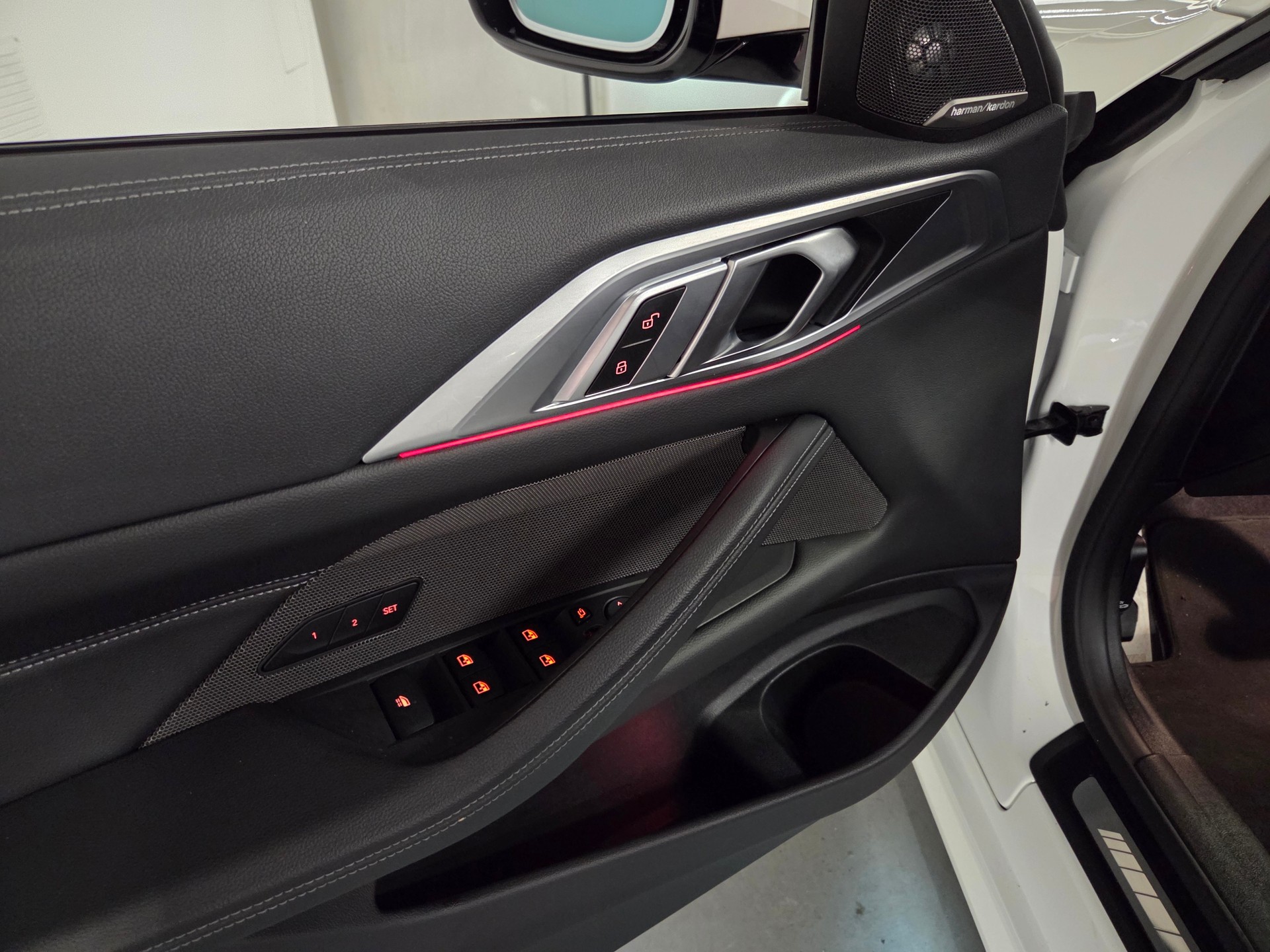 BMW 430i M-Sport Cabrio-image-23