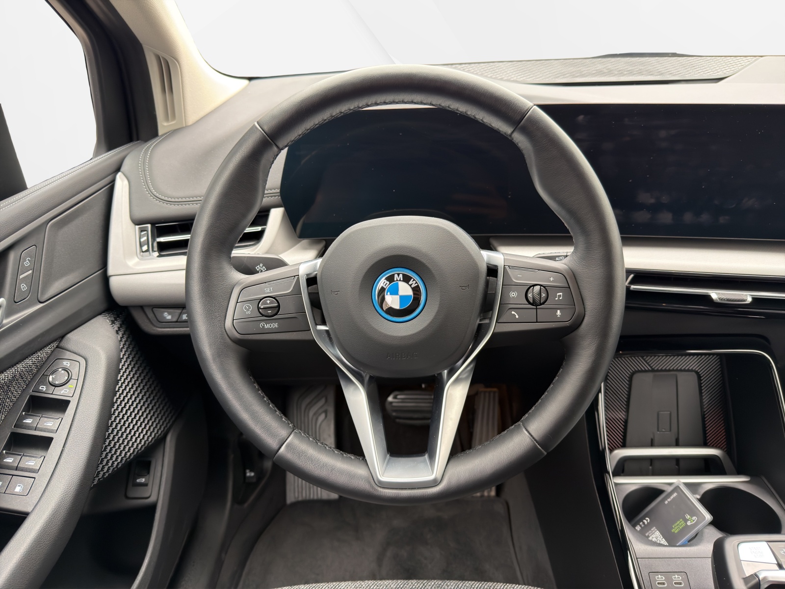 BMW 230e xDrive Act. Tourer-image-14