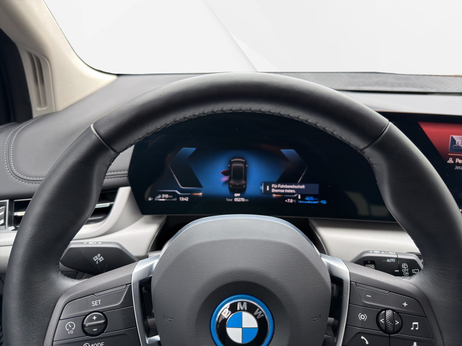 BMW 230e xDrive Act. Tourer-image-15