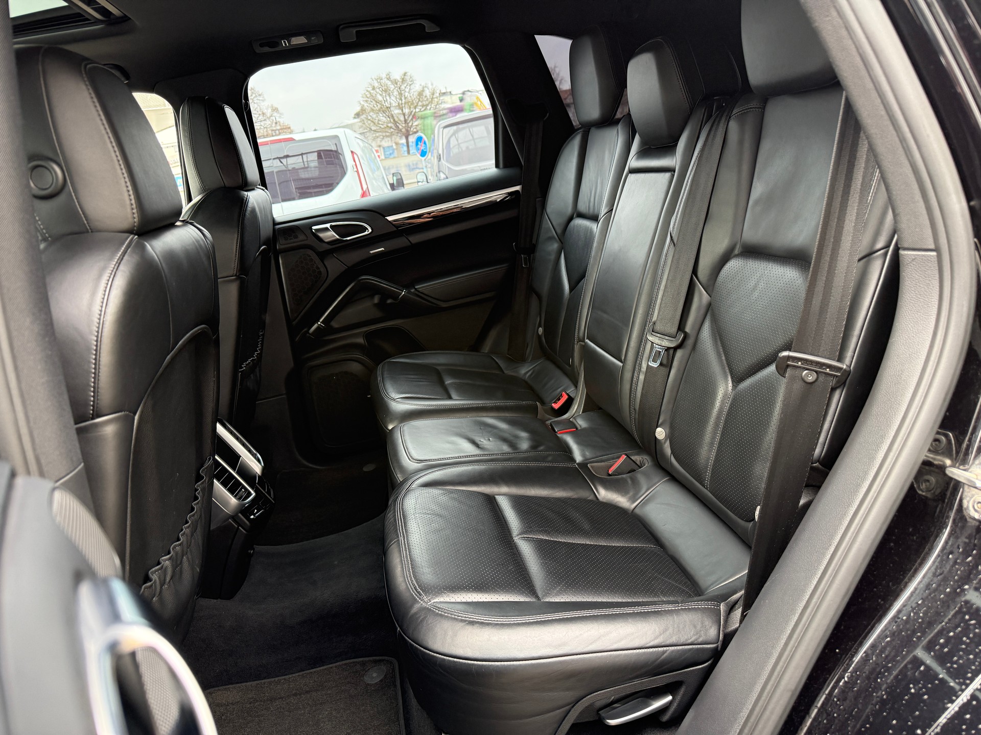 PORSCHE Cayenne Diesel *** STANDHEIZUNG MIT FERNBEDIENUNG / LUFTFAHRWERK / FRONTSCHEIBENHEIZUNG ***-image-13