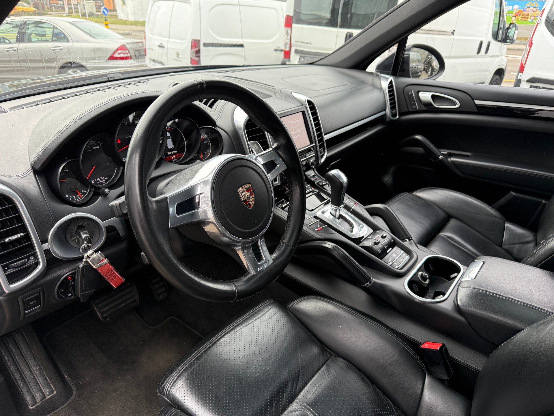 PORSCHE Cayenne Diesel *** STANDHEIZUNG MIT FERNBEDIENUNG / LUFTFAHRWERK / FRONTSCHEIBENHEIZUNG ***-image-7
