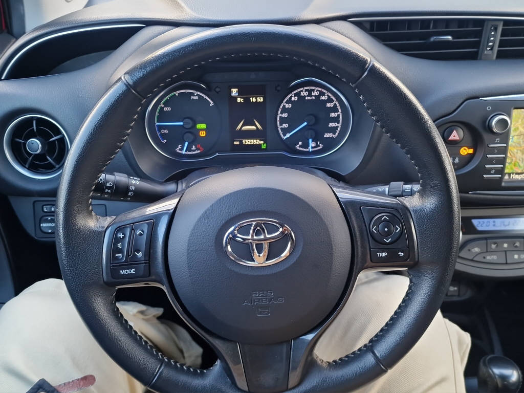 TOYOTA Yaris 1.5 VVT-i HSD Y20-image-14