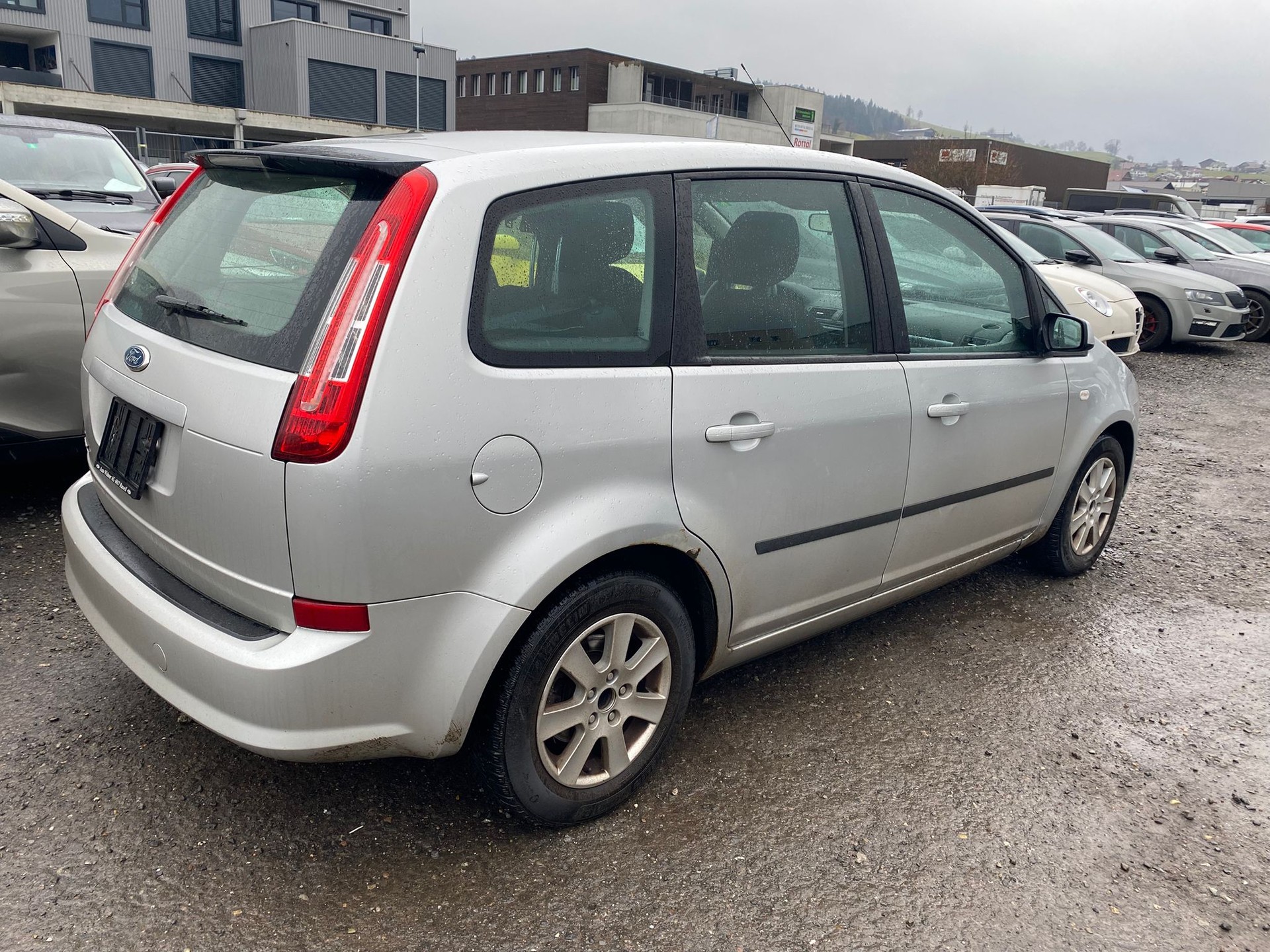FORD C-Max 1.8 16V Titanium-image-3